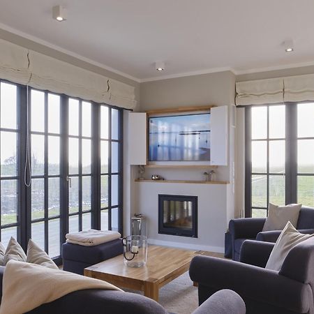 Reetland Am Meer - Luxusplus Reetdachvilla Mit 4 Schlafzimmern, Aussensauna, Loungebereich Und Kamin G07 Dranske Dış mekan fotoğraf