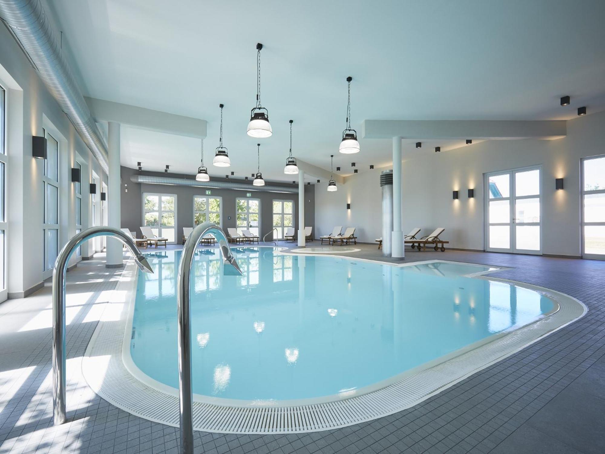 Reetland Am Meer - Luxusplus Reetdachvilla Mit 4 Schlafzimmern, Aussensauna, Loungebereich Und Kamin G07 Dranske Dış mekan fotoğraf